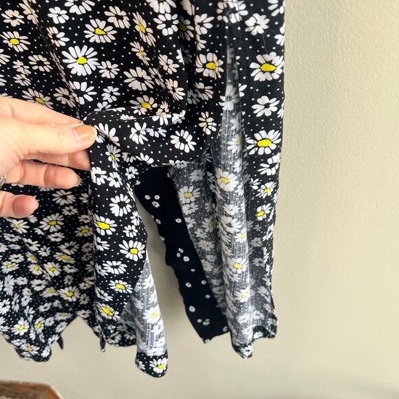 WILD FABLE DITSY DAISY FLORAL BLACK OSFM - Picture 9 of 10